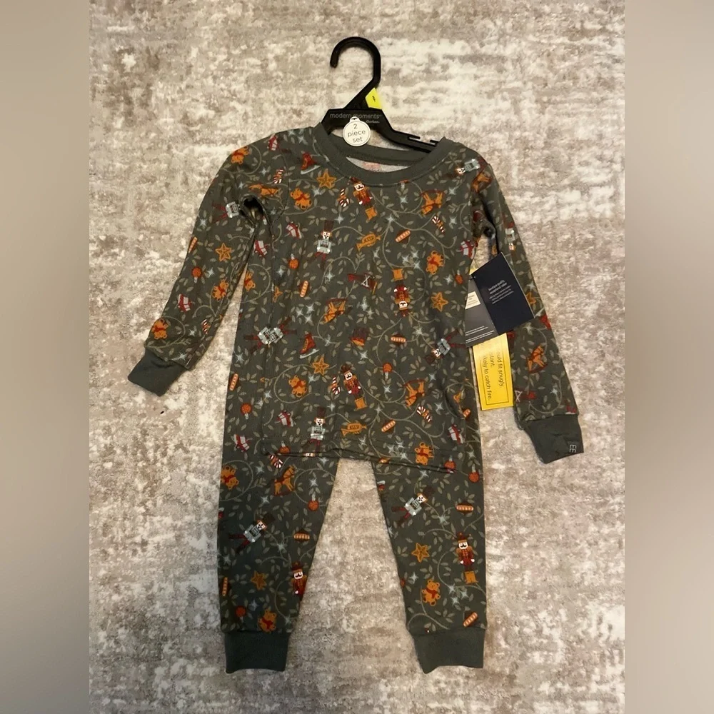 Modern Moments Cozy Kids' Pajama Set with Fun Pattern size 3T-NWT